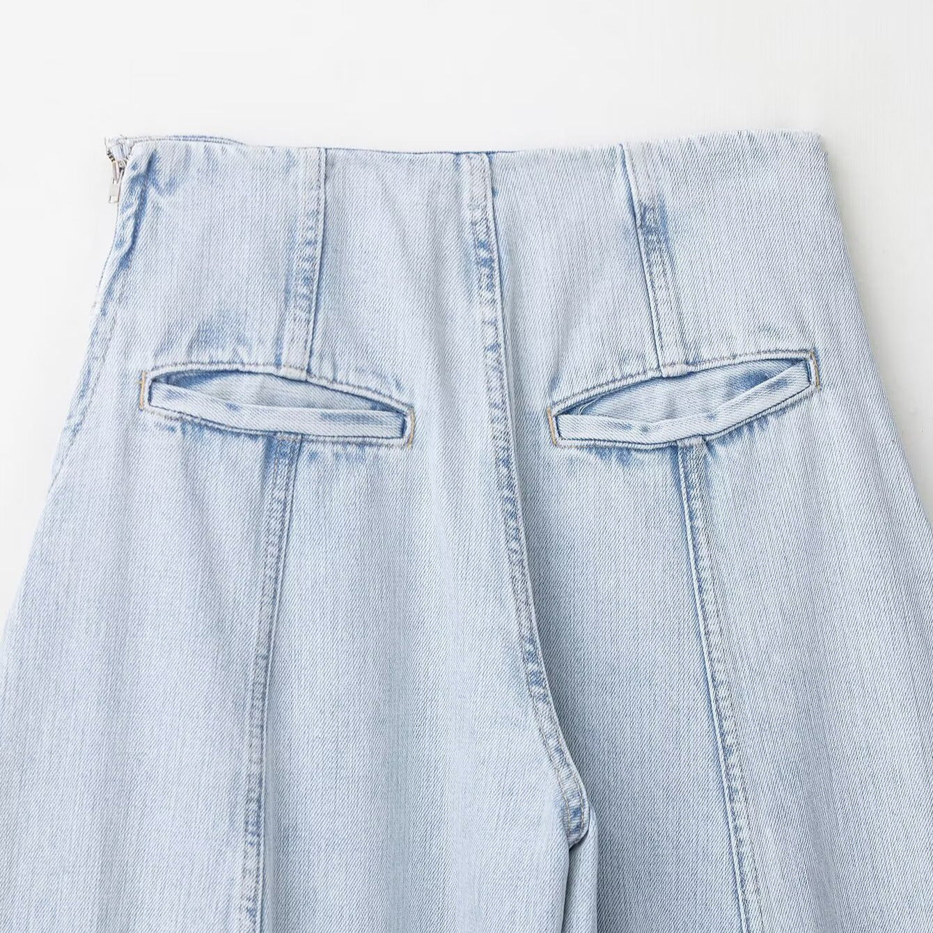 High waisted balloon shaped jeans